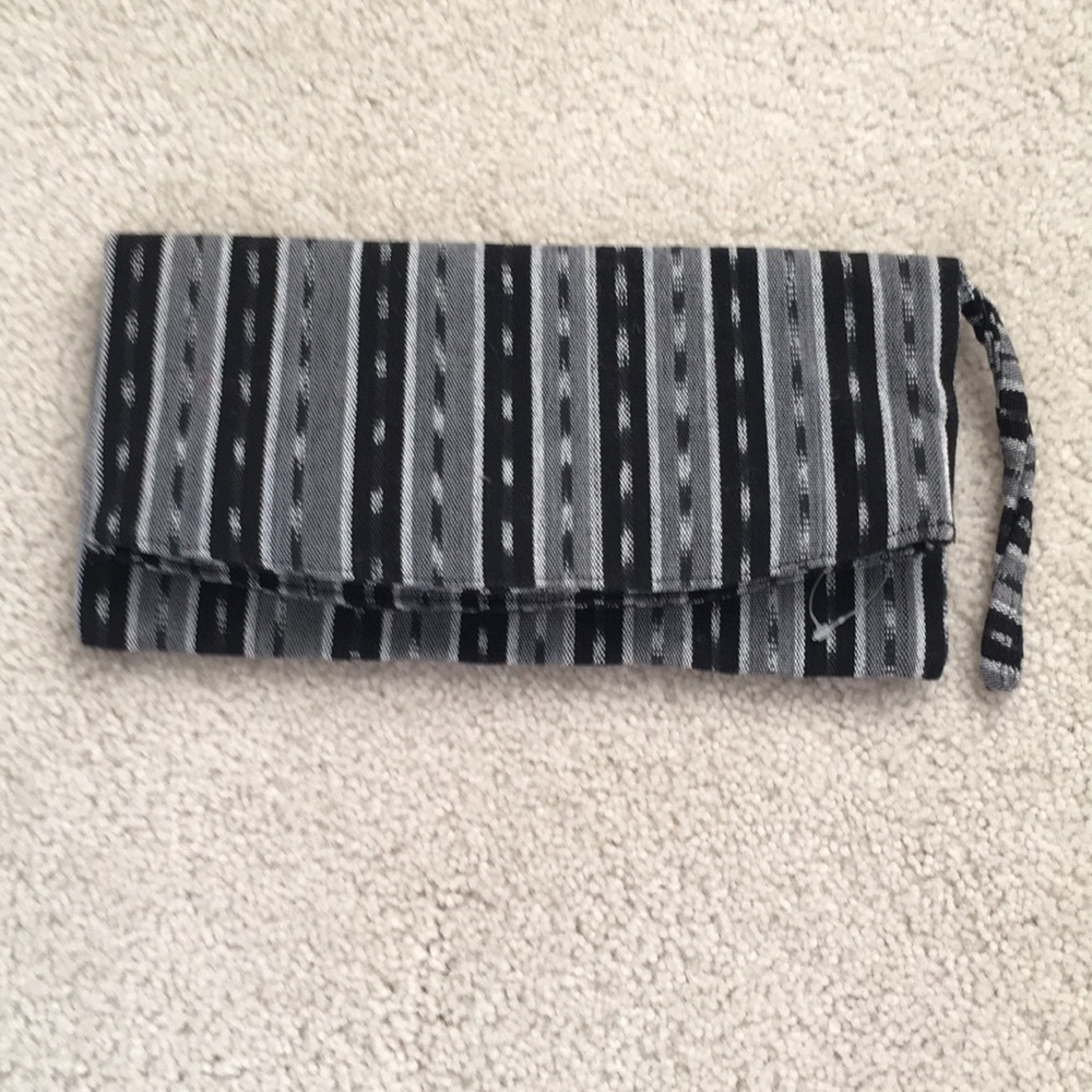 Cloth ethnic clutch NWOT